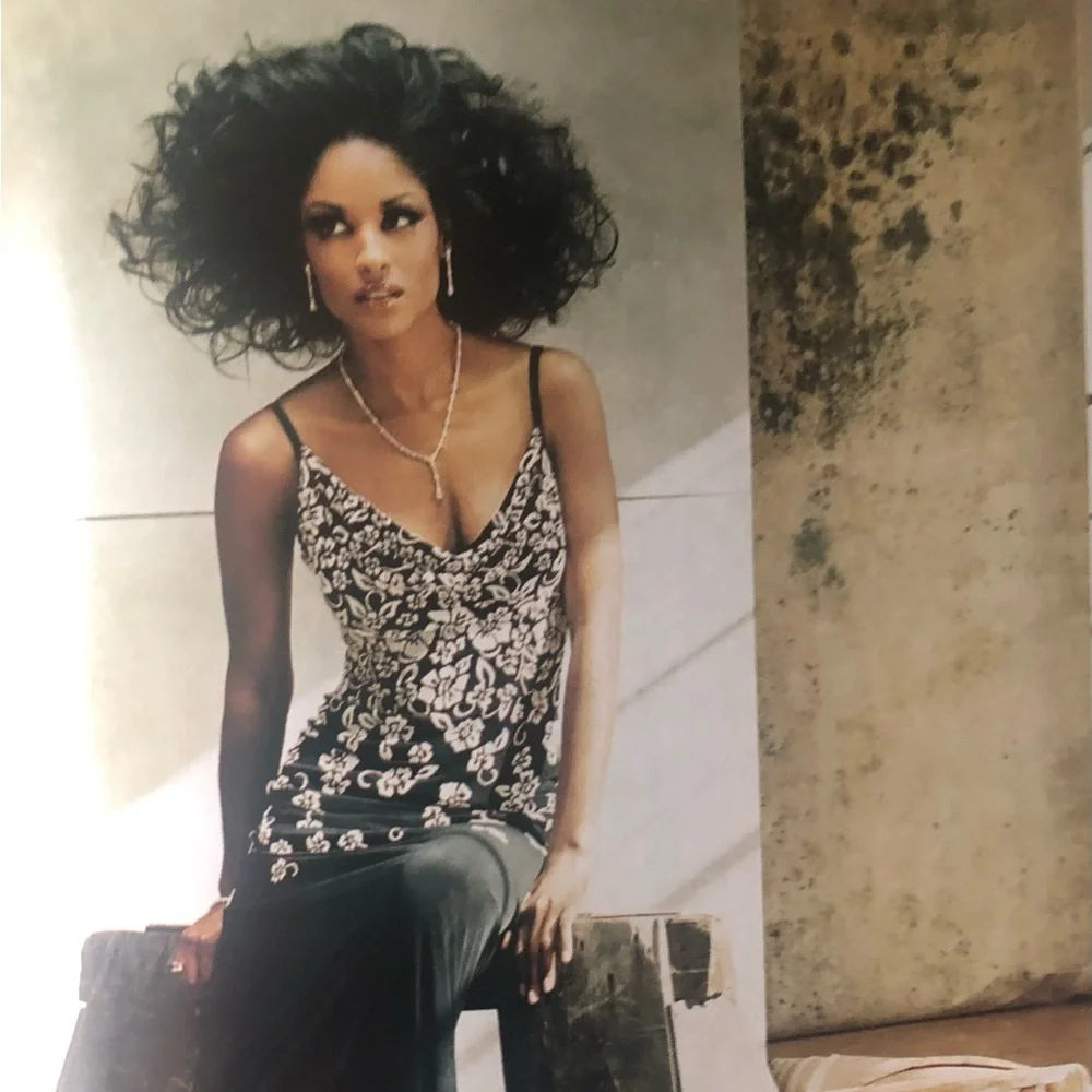 Vogue MARCH 2003 JULIANNE MOORE MINT condition - Picture 13 of 14